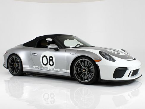 Used 2019 Porsche 911 Speedster RWD image 15