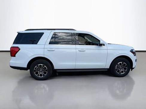 Used 2022 Ford Expedition XLT RWD image 4