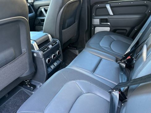 Used 2023 Land Rover Defender 130 X-Dynamic SE image 10