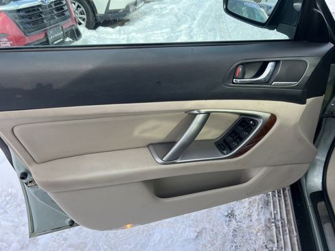 Used 2009 Subaru Outback 3.0R image 20