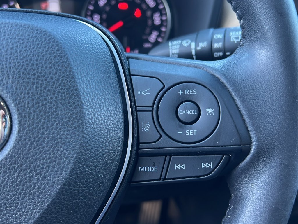 Certified 2022 Toyota RAV4 XLE Premium FWD image 20