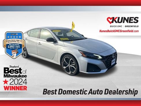 Used 2024 Nissan Altima 2.5 SR image 1