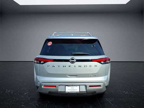 Certified 2025 Nissan Pathfinder SL AWD/4WD image 4