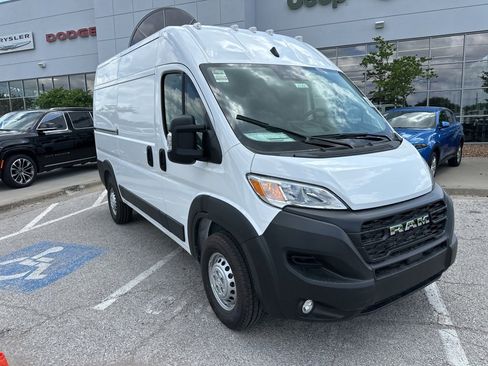 New 2025 RAM ProMaster 2500 w/ Convenience Group image 7