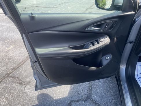 Used 2023 Buick Encore GX Essence w/ Experience Buick Package image 11