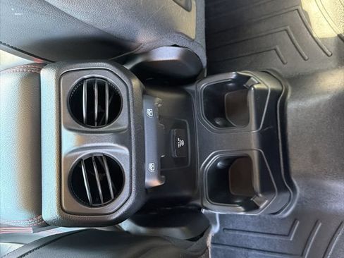 Used 2020 Jeep Gladiator Rubicon AWD/4WD image 17
