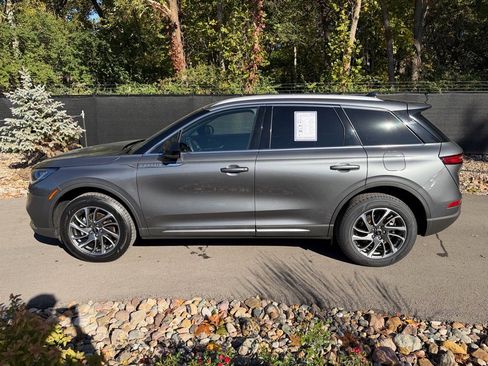 Certified 2022 Lincoln Corsair FWD w/ Equipment Group 101A image 2