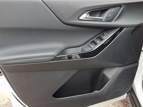 Used 2025 Chevrolet Equinox LT FWD image 11