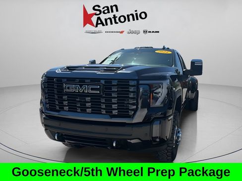 Used 2024 GMC Sierra 3500 Denali Ultimate AWD/4WD image 6