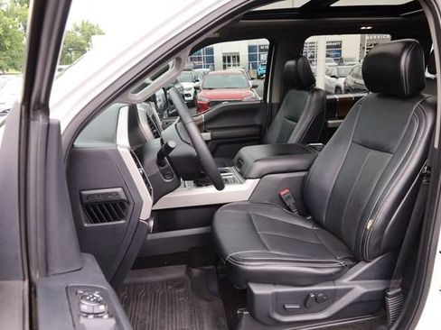 Used 2019 Ford F150 Lariat w/ Equipment Group 502A Luxury AWD/4WD image 8