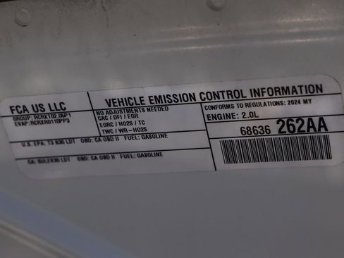 Used 2024 Jeep Compass Latitude image 32