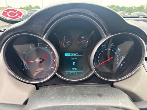Used 2013 Chevrolet Cruze LS FWD image 15