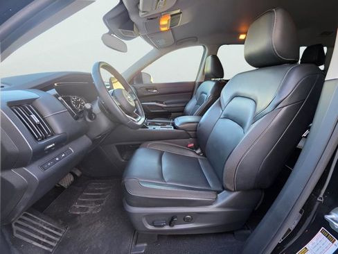 Certified 2022 Nissan Pathfinder SL FWD image 12