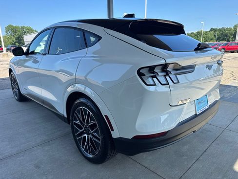 Certified 2025 Ford Mustang Mach-E Premium AWD/4WD image 4