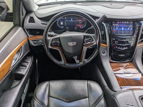 Used 2016 Cadillac Escalade Premium image 14