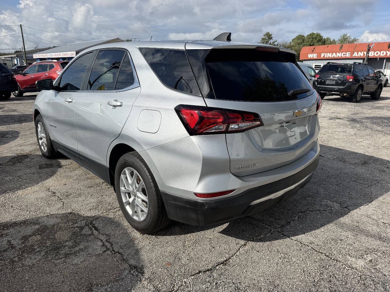 Used 2022 Chevrolet Equinox LT w/ Driver Convenience Package FWD image 7