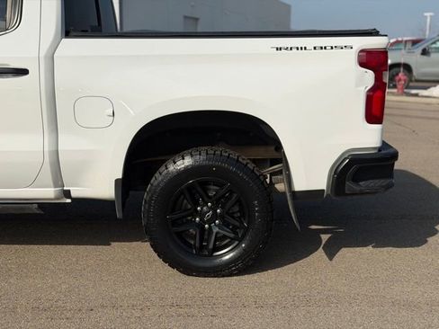 Used 2021 Chevrolet Silverado 1500 LT Trail Boss w/ Convenience Package II image 14