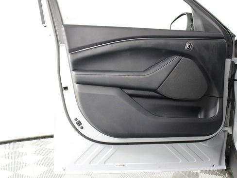 Used 2023 Ford Mustang Mach-E Select image 17