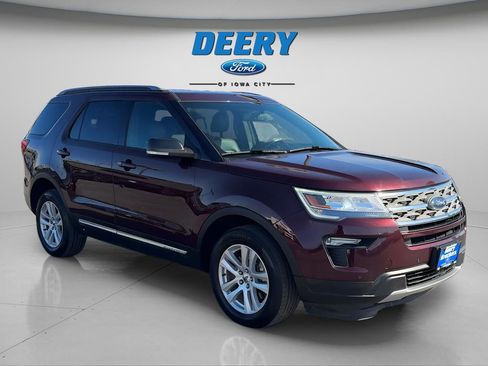 Used 2018 Ford Explorer XLT w/ Equipment Group 202A image 7