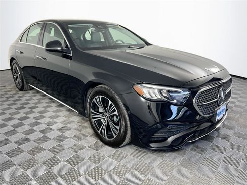 Used 2025 Mercedes-Benz E 350 4MATIC Sedan image 8