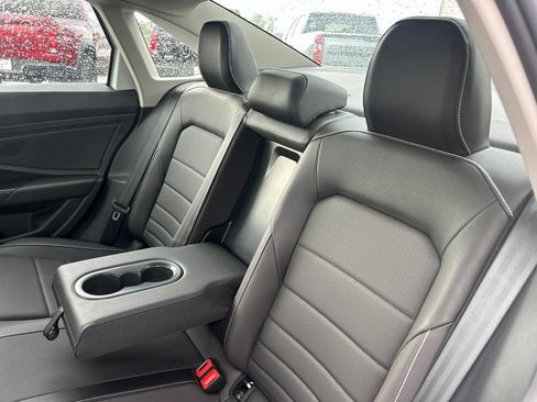 Used 2024 Volkswagen Jetta SE w/ Panoramic Sunroof Package FWD image 35