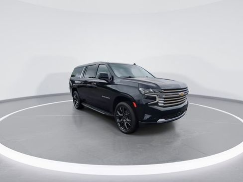 Used 2024 Chevrolet Suburban High Country w/ Advanced Technology Package AWD/4WD image 2