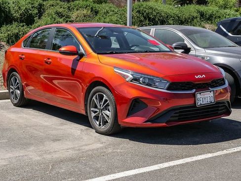 Certified 2023 Kia Forte LXS w/ LXS Technology Package image 2
