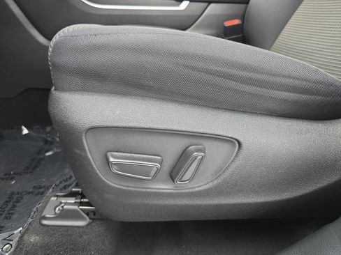 Used 2023 Toyota Highlander L image 29