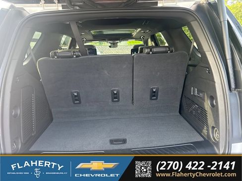 Used 2025 GMC Yukon Elevation w/ Elevation Premium Package AWD/4WD image 18