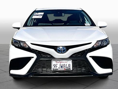 Used 2023 Toyota Camry SE image 3