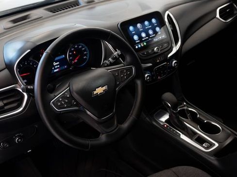 Used 2024 Chevrolet Equinox LT FWD image 3