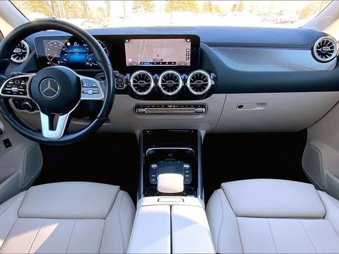 Used 2023 Mercedes-Benz GLA 250 4MATIC image 16