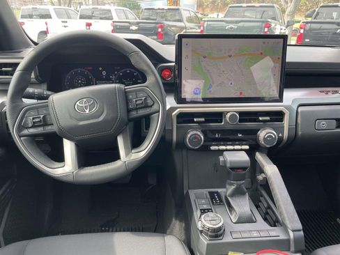 Used 2025 Toyota Tacoma TRD Off-Road image 11