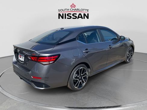 Used 2025 Nissan Sentra SR FWD image 6