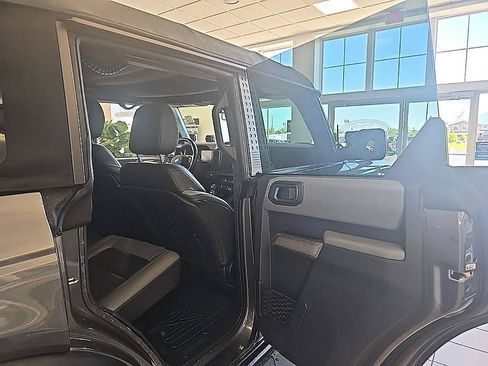 Used 2022 Ford Bronco Black Diamond AWD/4WD image 38