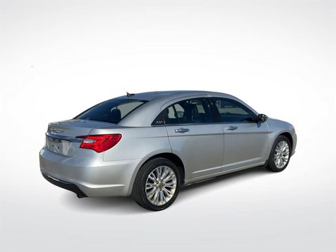 Used 2011 Chrysler 200 Limited image 8