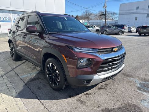 Used 2022 Chevrolet TrailBlazer LT w/ Driver Confidence Package image 1