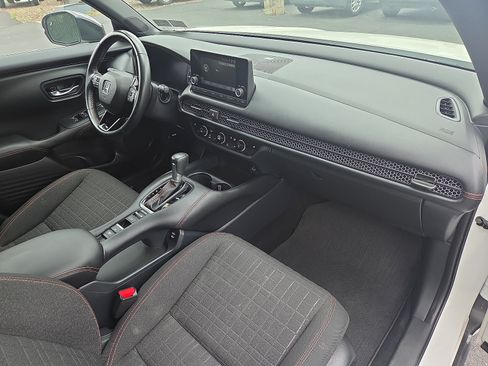 Used 2025 Honda HR-V Sport image 19