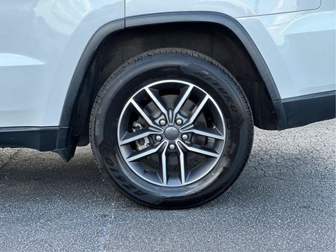 Used 2020 Jeep Grand Cherokee Limited RWD image 28