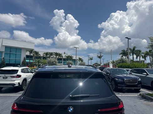 Used 2024 BMW X5 xDrive40i w/ M Sport Package AWD/4WD image 9