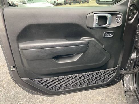 Used 2022 Jeep Wrangler Unlimited Sport image 9