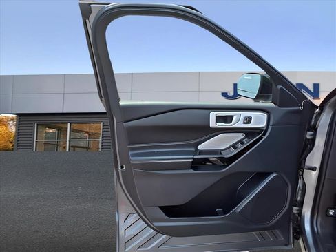 Used 2022 Ford Explorer ST w/ Equipment Group 401A image 12