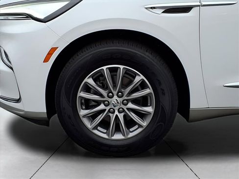 Used 2024 Buick Enclave Premium image 23