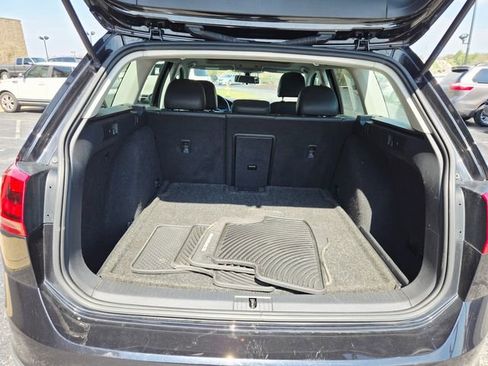 Used 2017 Volkswagen Golf Alltrack SE image 9