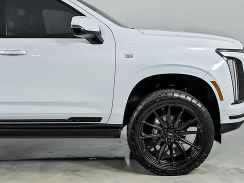 Used 2026 Cadillac Escalade Platinum Sport w/ LPO, ONYX Package AWD/4WD image 15