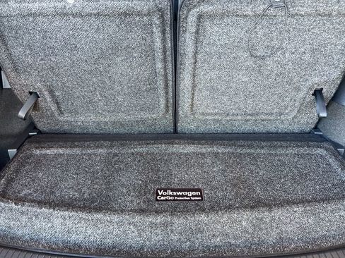 Certified 2020 Volkswagen Tiguan SEL w/ Tiguan Three-Row MDO Package FWD image 24