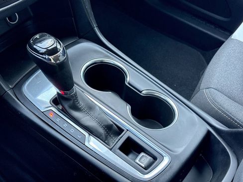 Used 2018 Chevrolet Equinox LT image 33