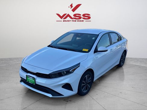 Used 2024 Kia Forte LXS FWD image 1