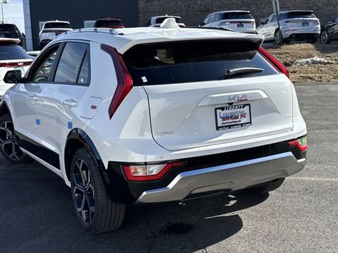 New 2025 Kia Niro EX Touring image 14