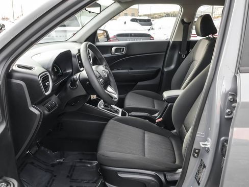 Certified 2023 Hyundai Venue SE image 5